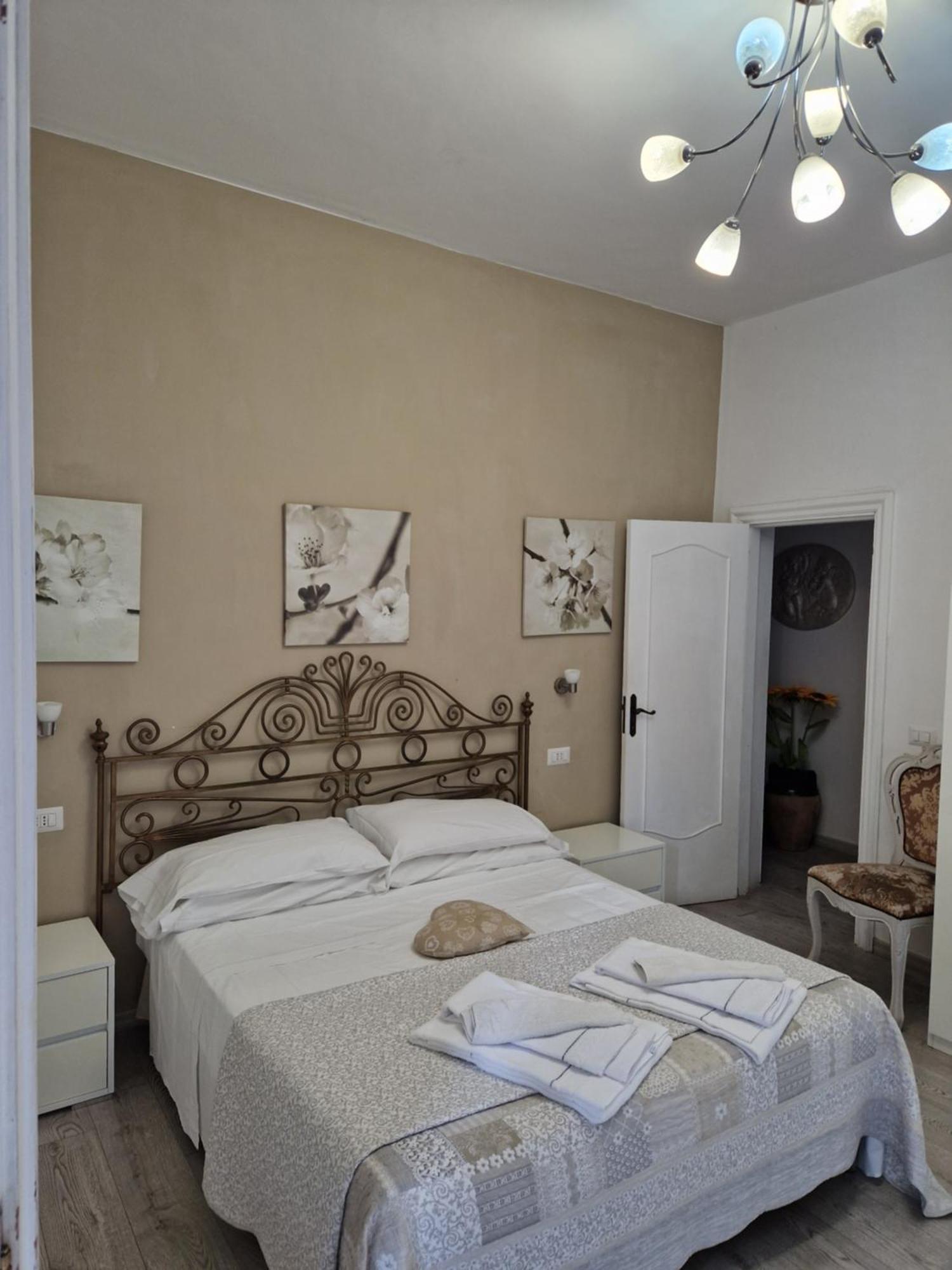 Affittacamere Cecco Rooms 拉维罗 外观 照片