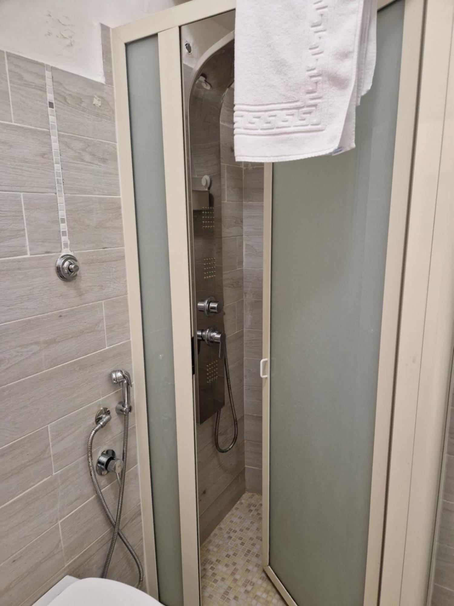 Affittacamere Cecco Rooms 拉维罗 外观 照片