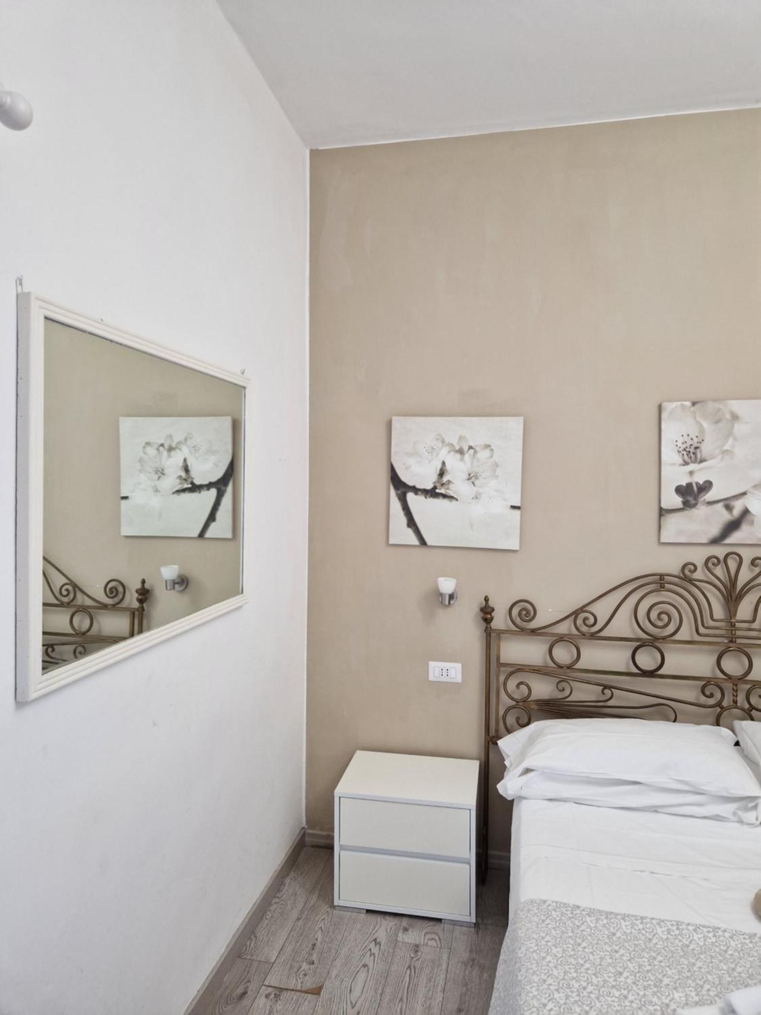 Affittacamere Cecco Rooms 拉维罗 外观 照片